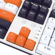 Tastatura gaming mecanica Bluetooth cu si fara fir Redragon Wyvern alba cu portocaliu iluminare RGB